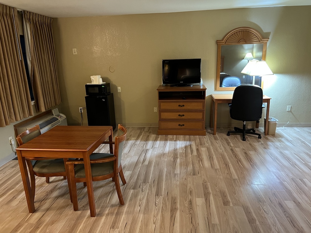 Americas Best Value Inn Pharr - photo 24