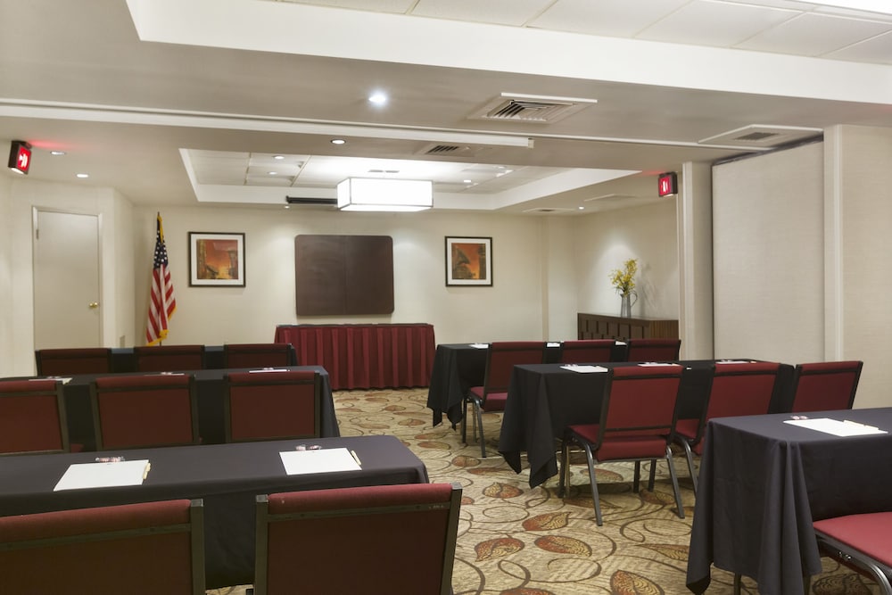DoubleTree Suites by Hilton Nashville Airport - photo 37
