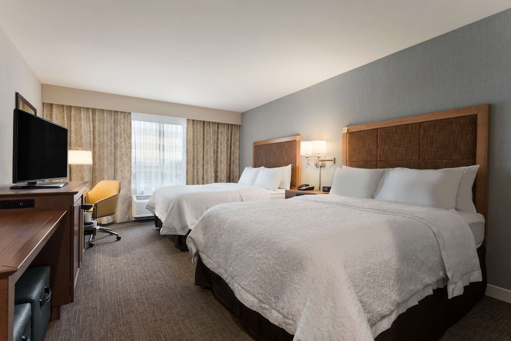Hampton Inn Lincoln Airport - photo 11
