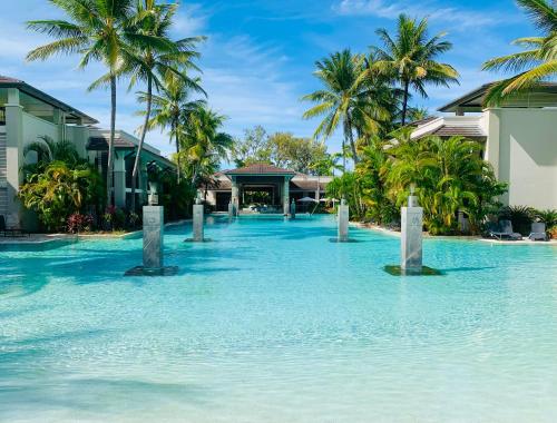Paradise Escape Poolside Ground Floor Sea Temple Resort And Spa — Port Douglas