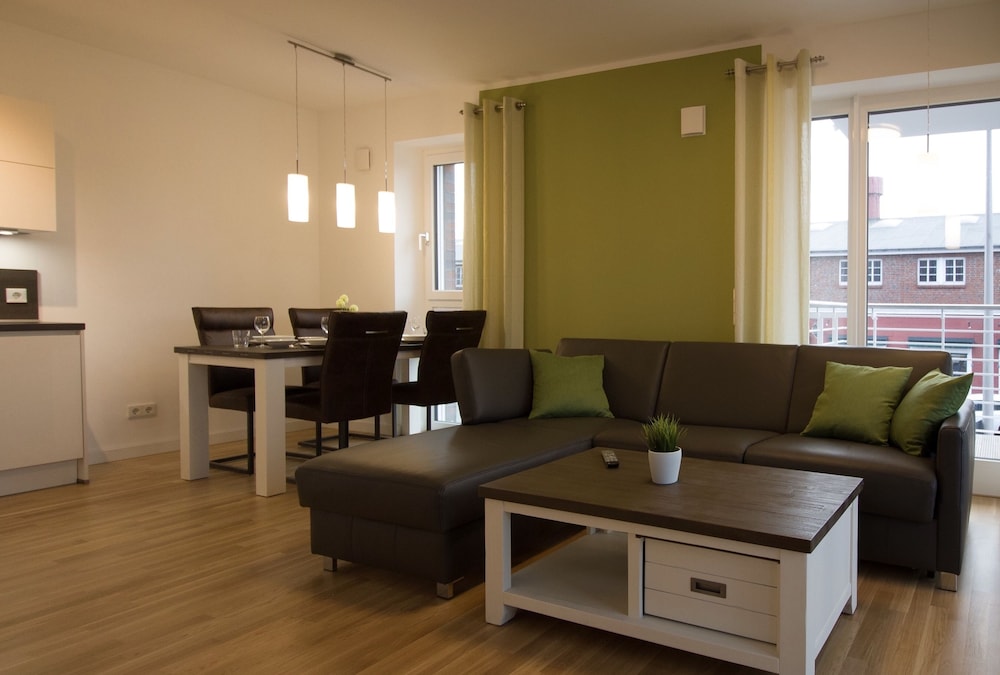 Wohnen am Yachthafen W45 — 4-Star Luxury Hotel in Cuxhaven, Germany