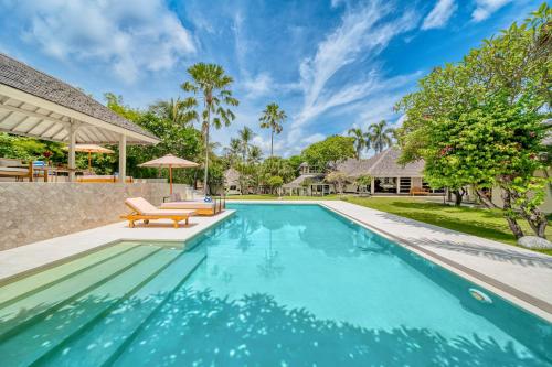 Villa Venice 2000m2 Garden right behind beach — 4-Star Luxury Hotel in Seminyak, Indonesia