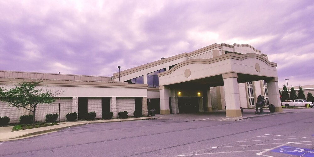 North Baltimore Plaza Hotel - photo 48