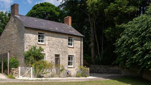 Chequers Cottage — 4-Star Luxury Hotel in Stow On The Wold, United Kingdom