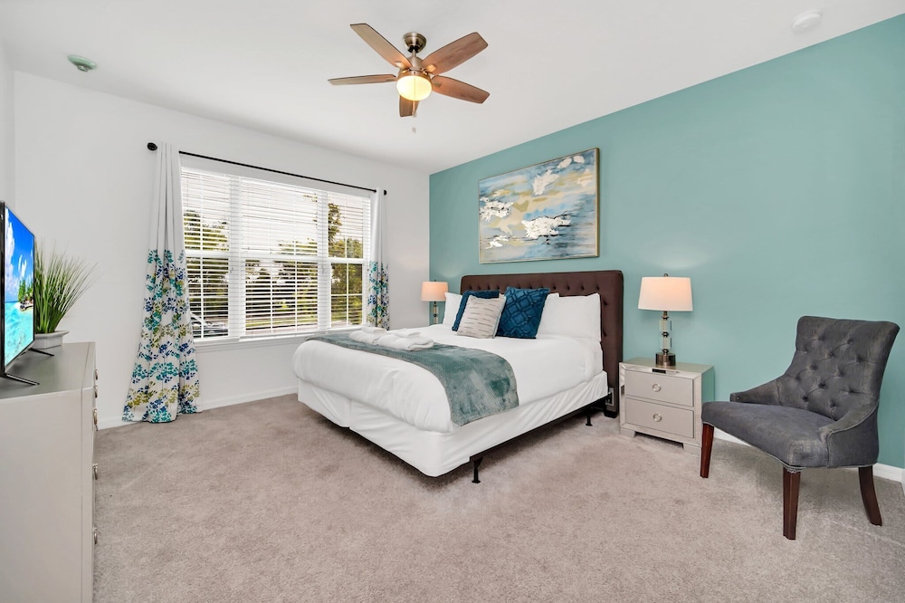 New Decor With Mickey Nemo Tinkerbell & Star Wars Rooms Private Pool and Game Room - photo 4