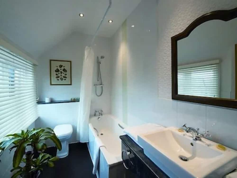 Brambletye Hotel — Forest Row — photo 5
