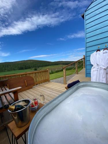 Ledmacoy Shepherds Huts - last minute hotel in Unknown City