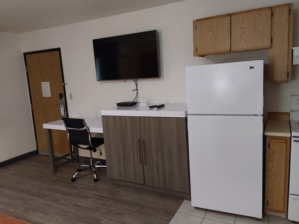 Lavissh Inn & Suites - photo 6