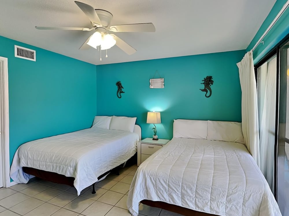 Edgewater Beach & Golf Resort II by Resort Collection - photo 15