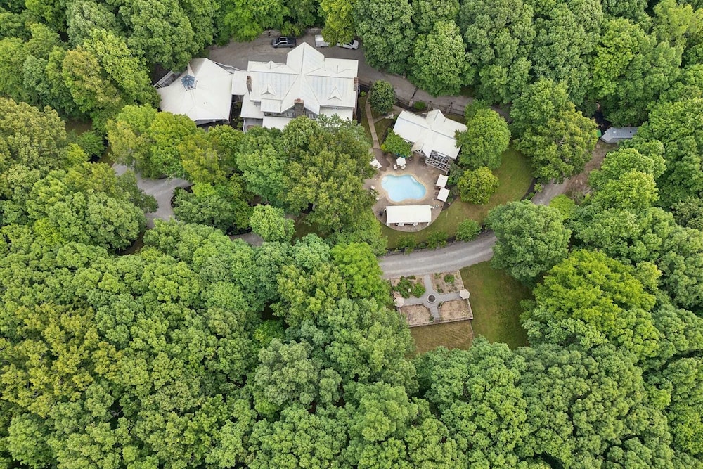 35 Acre Villa W Pool Spa Wine Cellar And Gym Near Golf Club La Pearla Ranch By Avantstay 22261134 — Kingston Springs