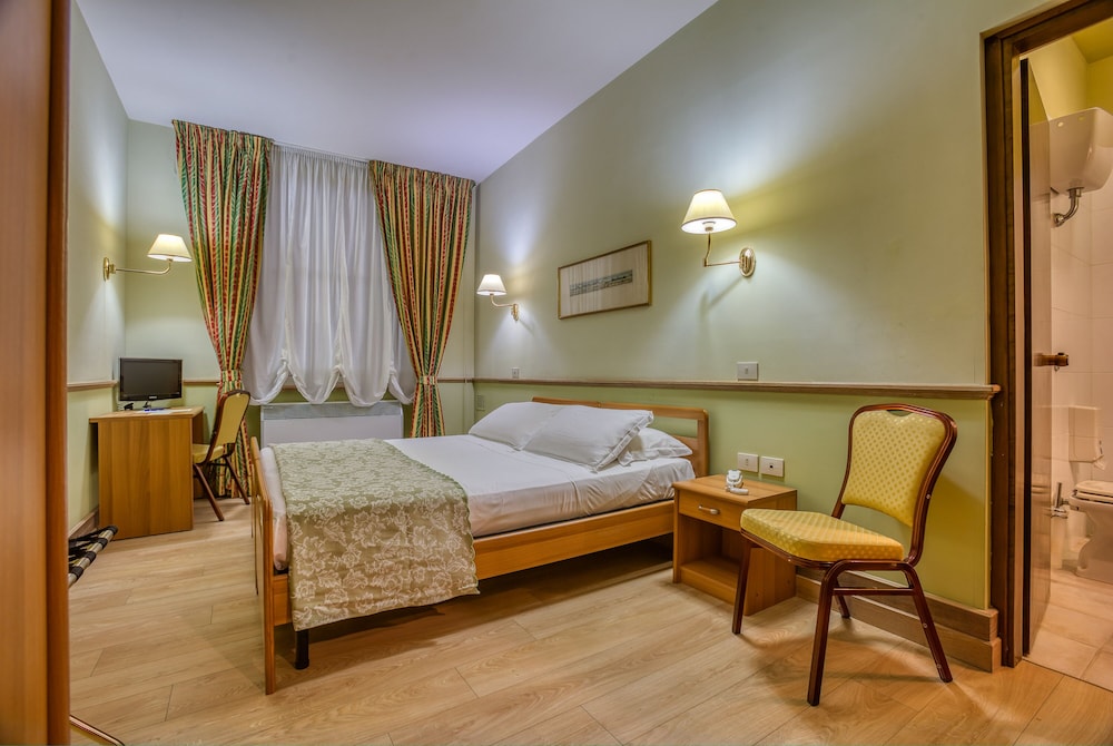 Hotel Des Reves Al Poggio di Casalucense — 4-Star Luxury Hotel in Sant'elia Fiumerapido, Italy