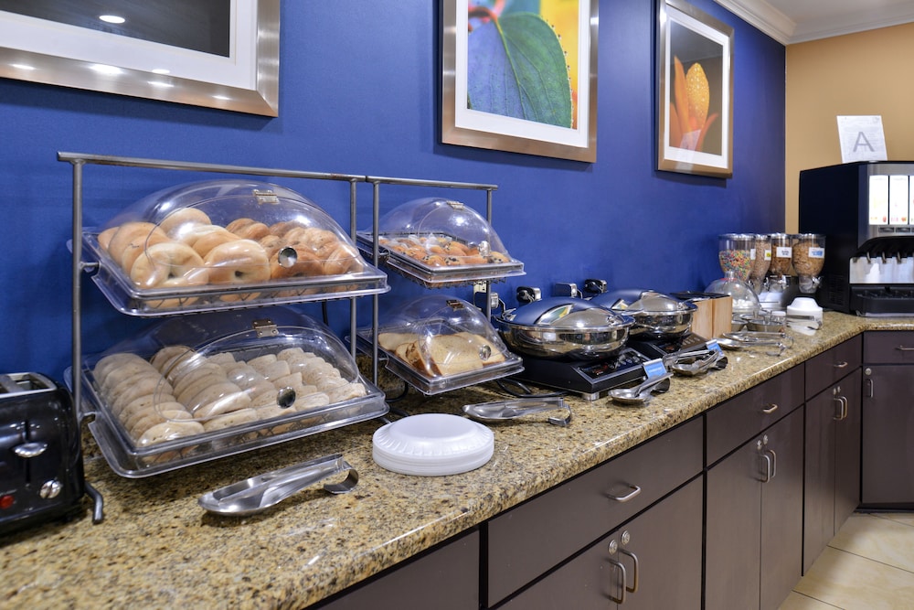 Fairfield Inn & Suites by Marriott Gulfport - photo 32