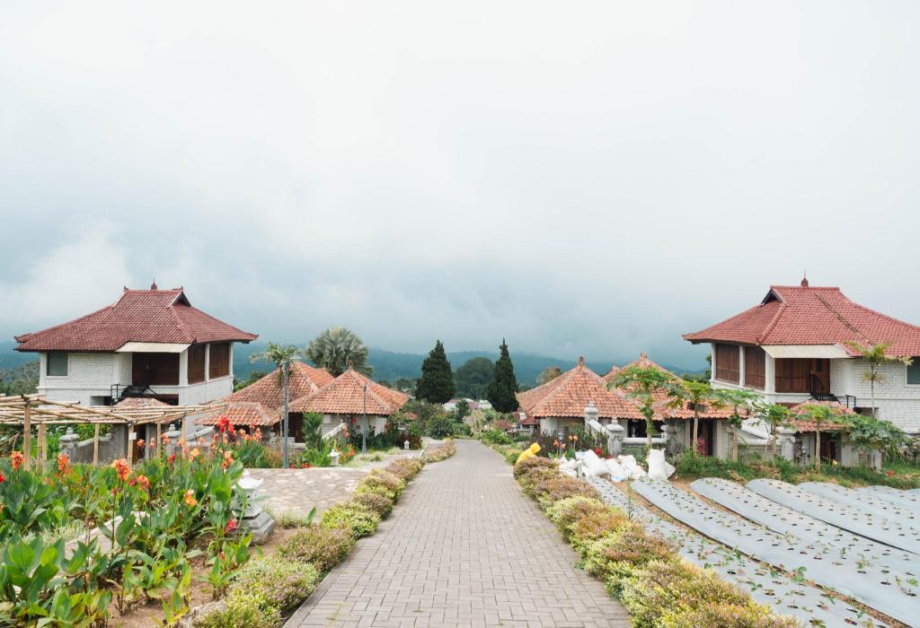 Girihill Farmhouse — 4-Star Luxury Hotel in Munduk, Indonesia
