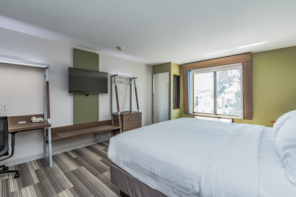 Holiday Inn Express Hotel & Suites South Bend by IHG - photo 25