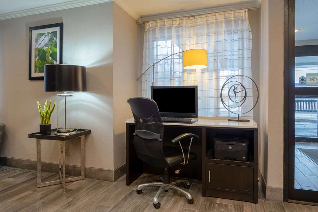 La Quinta Inn & Suites by Wyndham Cleveland Macedonia - photo 59