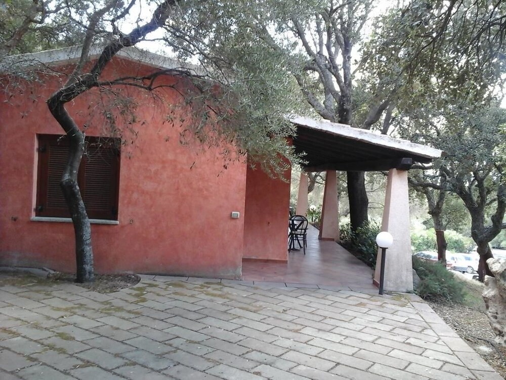 Fratelli muzzu - carbon neutral hotel in Padru