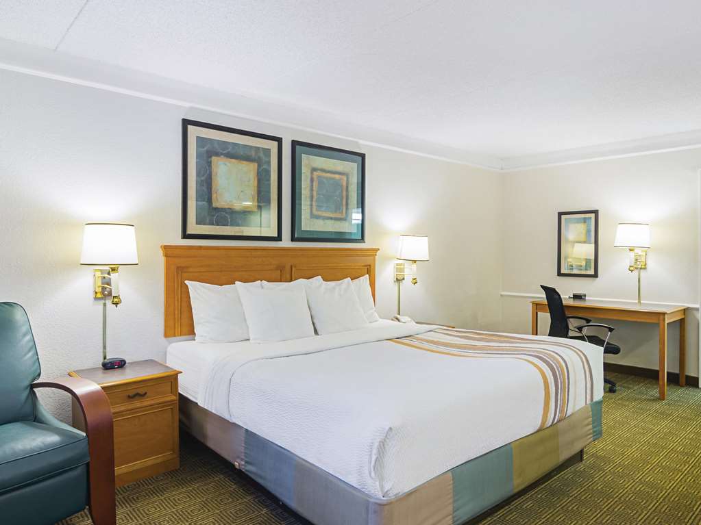 La Quinta Inn by Wyndham Denver Northglenn - photo 13