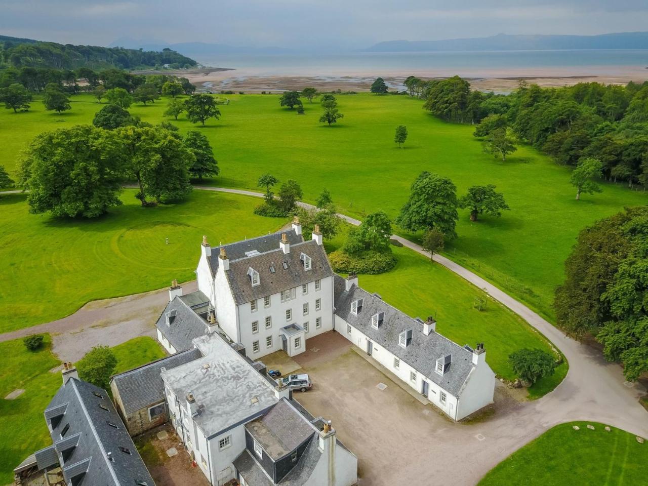 2 Bed in Applecross CA422 - last minute hotel in Unknown City