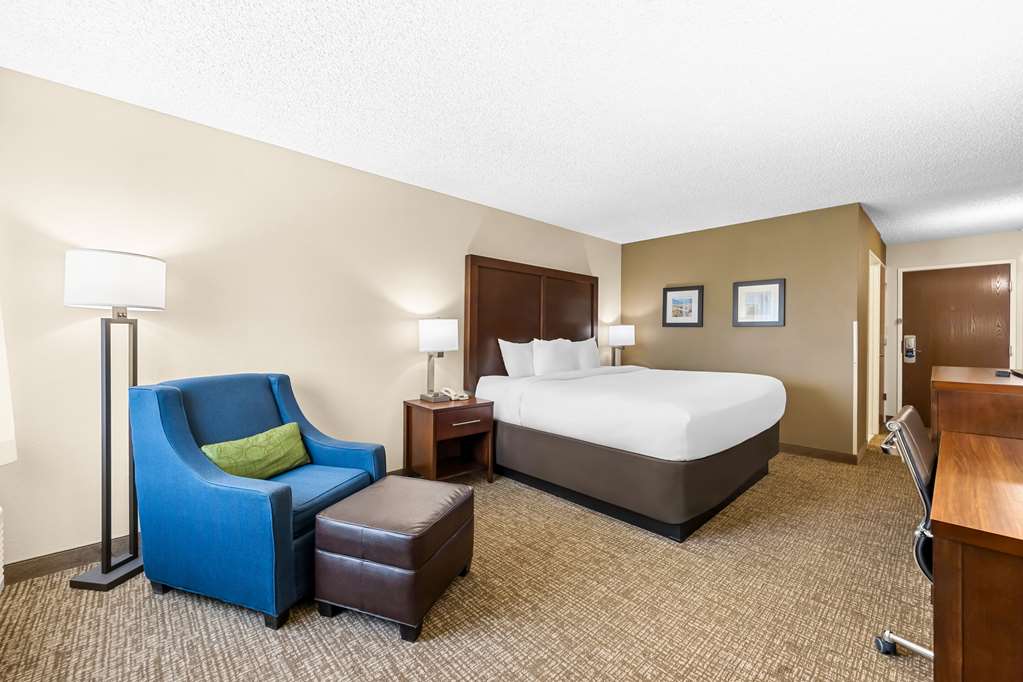 Comfort Inn & Suites Pueblo - photo 11