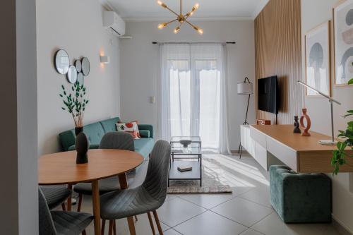 Sunny & Modern apt for 3 persons — 4-Star Luxury Hotel in Athens, Greece