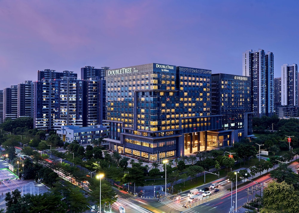 DoubleTree by Hilton Shenzhen Airport — 4-Star Luxury Hotel in Shenzhen, People's Republic of China