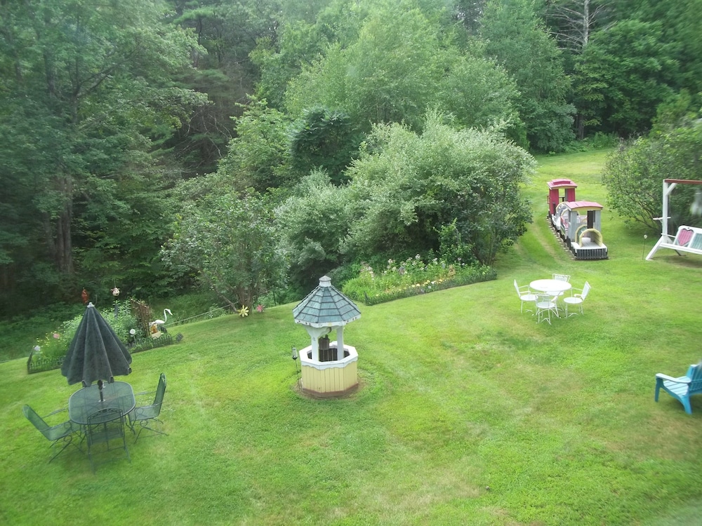 Lake Winnipesaukee Motel - photo 50