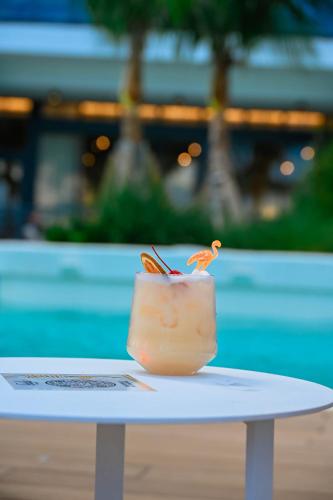 Glamorous Gale Miami Ocean View Balcony Resort & Spa - photo 40