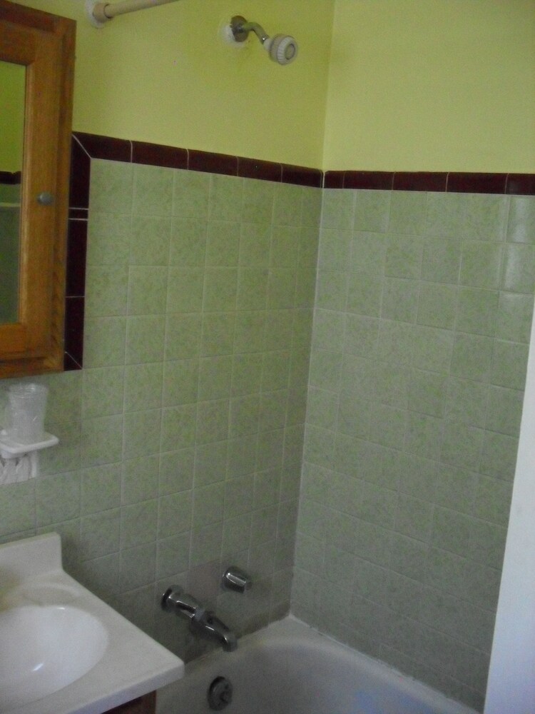 Shore Winds Motel - photo 38
