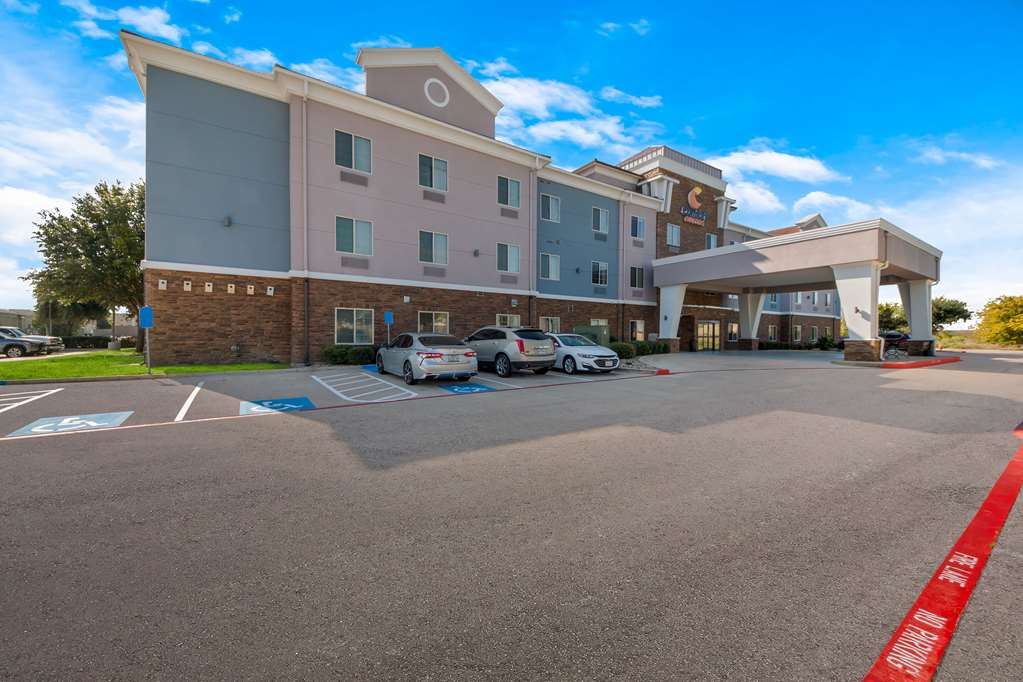 Comfort Suites Bastrop — Bastrop — photo 2
