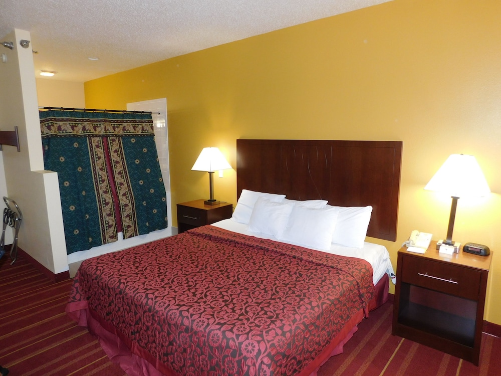 Days Inn by Wyndham Walcott Davenport - featured photo