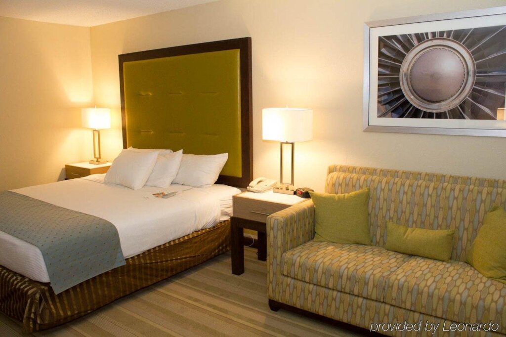 Wyndham Garden Huntsville Airport - photo 12