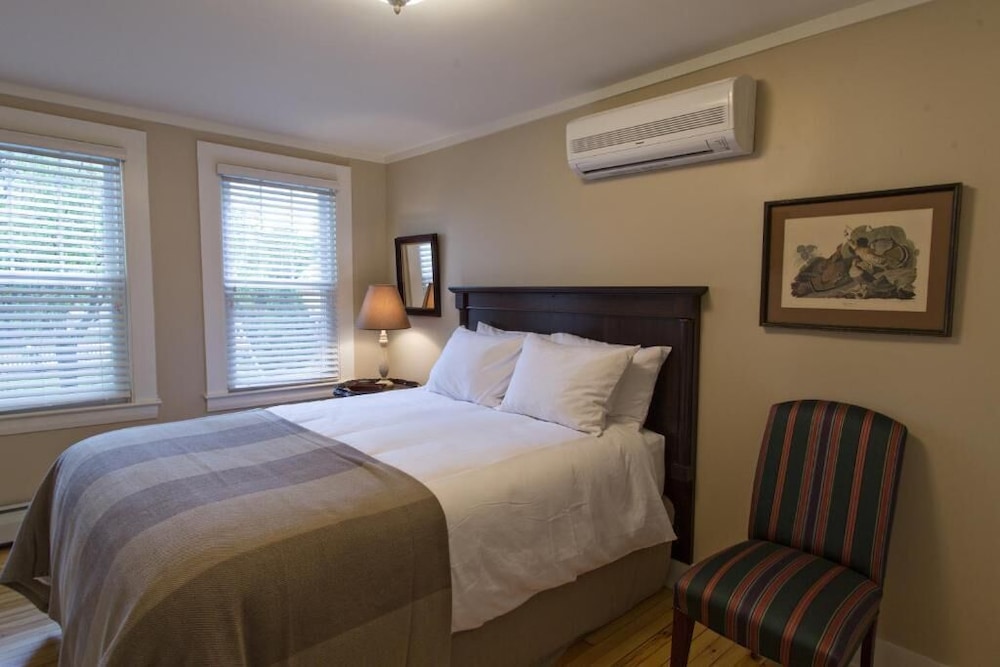 Inn on Shore Road - photo 2