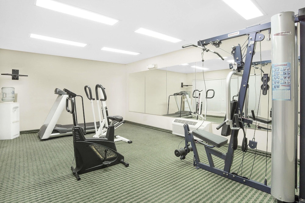 Baymont By Wyndham Roanoke Rapids - photo 17