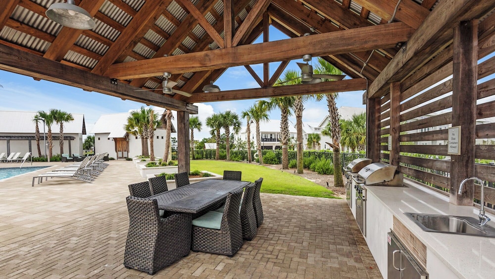 Modern Comfort Resort Style Pool: Perfect Prominence Location for 10 - photo 44