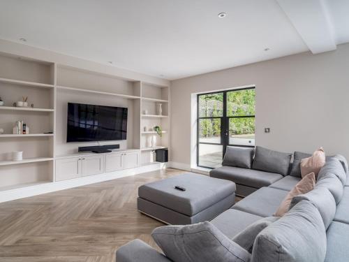 Pass the Keys Luxury 4 Bedroom home with large garden — 4-Star Luxury Hotel in Watford, United Kingdom