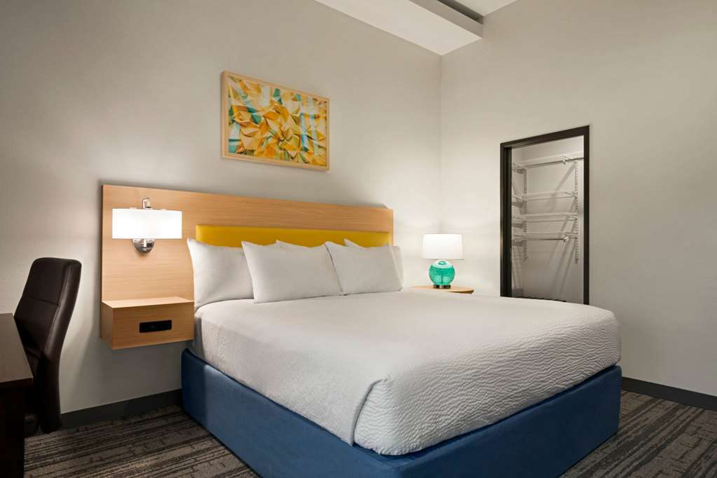 Days Inn & Suites by Wyndham Beaumont West I 10 & Walden - photo 26