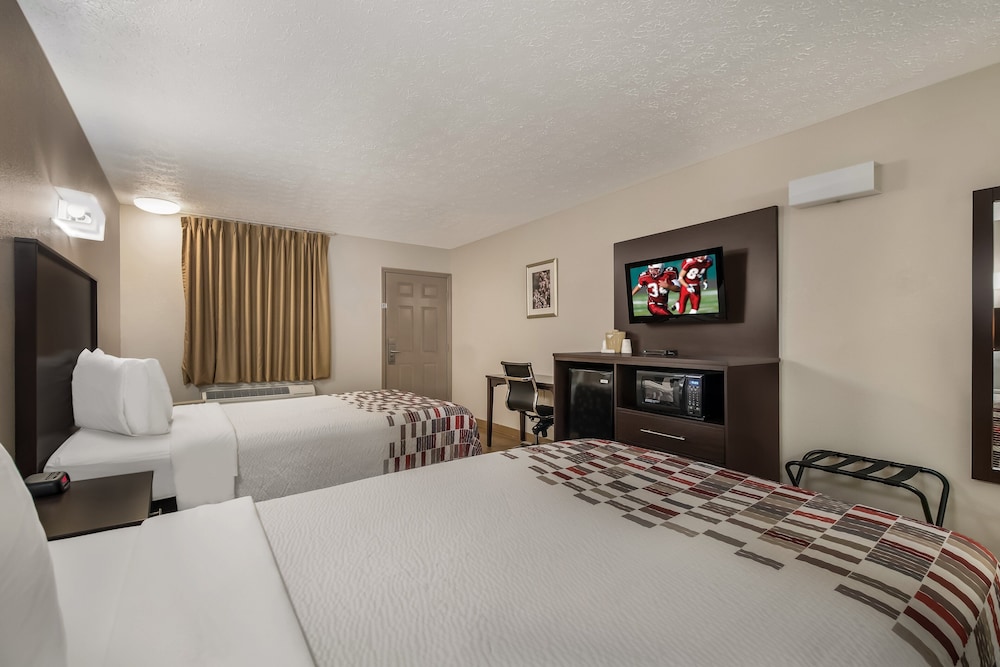 Red Roof Inn Crossville - photo 11
