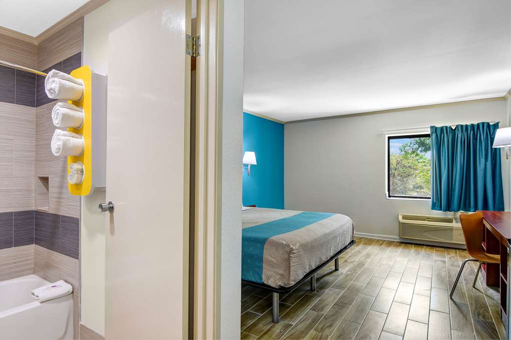 Motel 6 Norcross GA - photo 7
