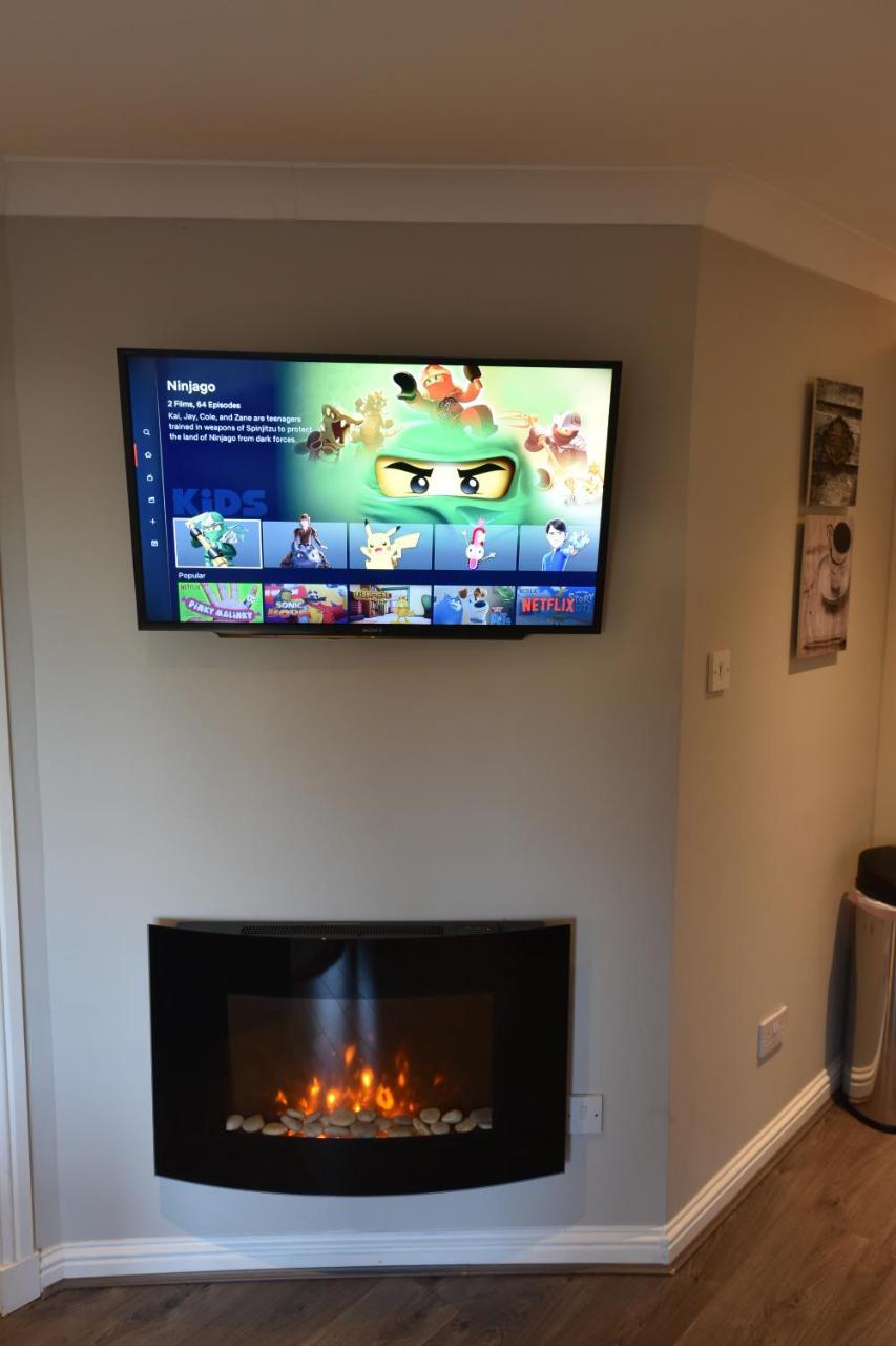 First St John's Hill Apartment 2 — 4-Star Luxury Hotel in Edinburgh, United Kingdom