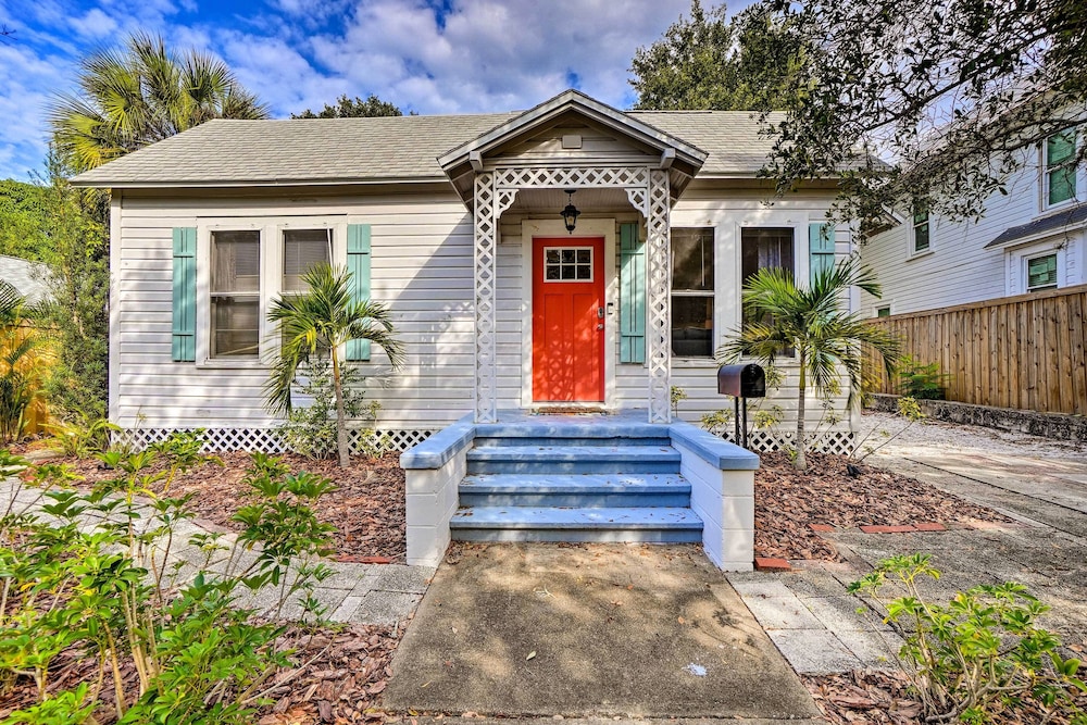 Historic Tarpon Springs Abode about 3 Mi to Beach in Tarpon Springs, United States