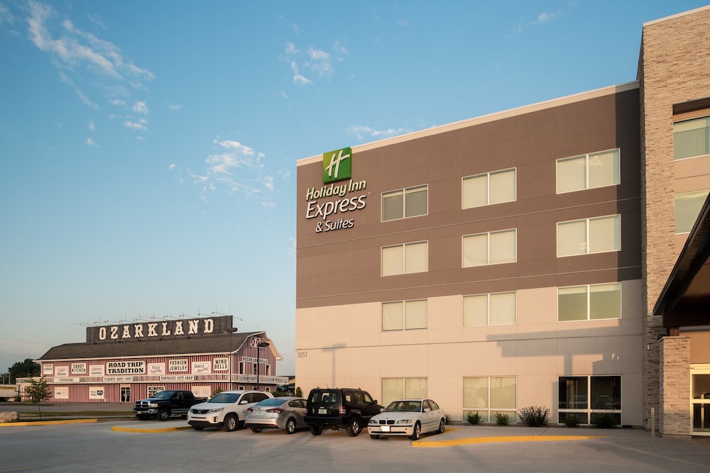 Holiday Inn Express & Suites Kingdom City by IHG - photo 36