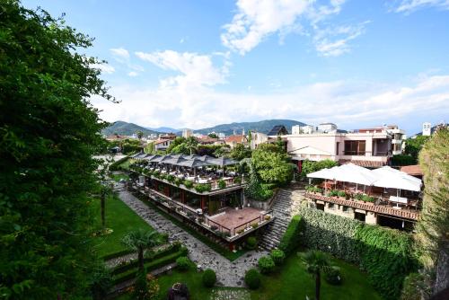 Real Scampis - carbon neutral hotel in Elbasan