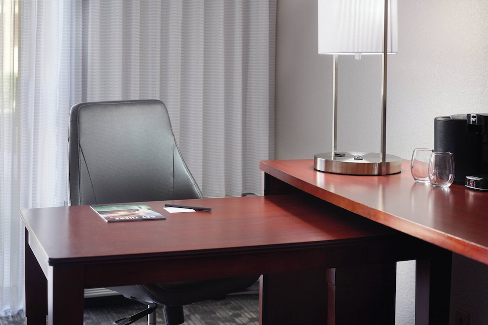 Courtyard by Marriott Charlotte Southpark - photo 7
