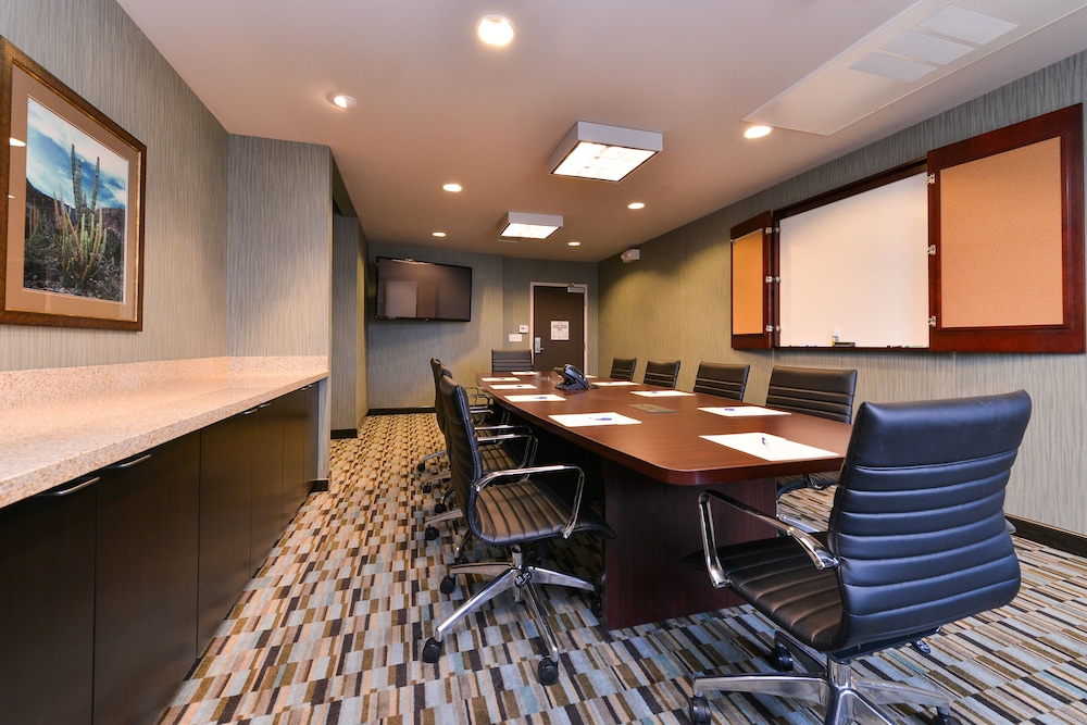 Holiday Inn Express & Suites Indio Coachella Valley by IHG - photo 69