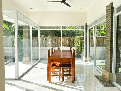 Ubud White pool Villa for 6 ppl — 4-Star Luxury Hotel in Ubud, Indonesia