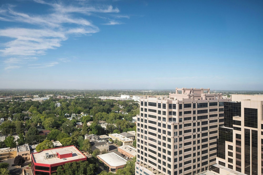 Sheraton Grand Sacramento Hotel - photo 12