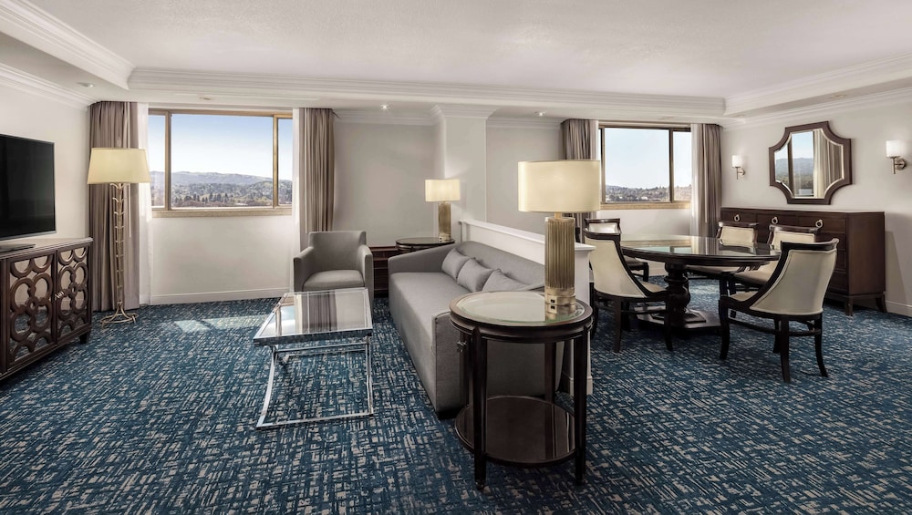 Hilton Concord - photo 9