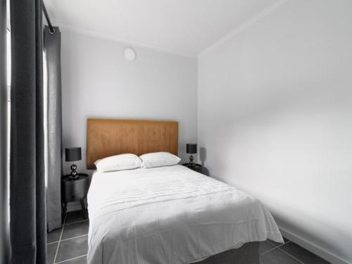4 Essex Street Apartment