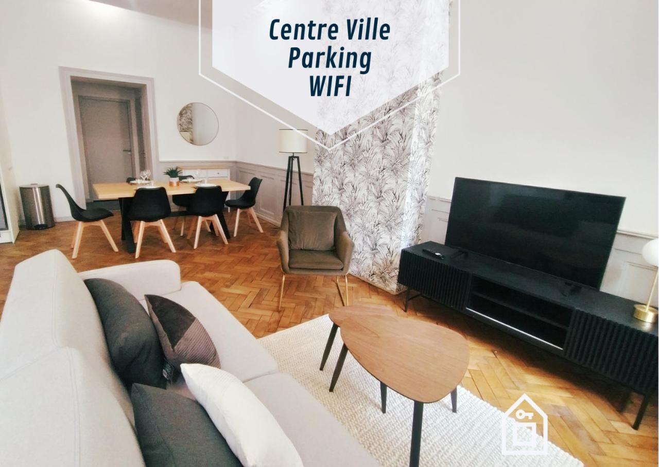 Okera in Mont-De-Marsan, France