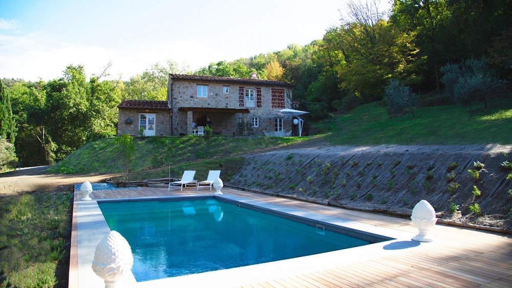 Anticiana 8 — 4-Star Luxury Hotel in Lucca, Italy